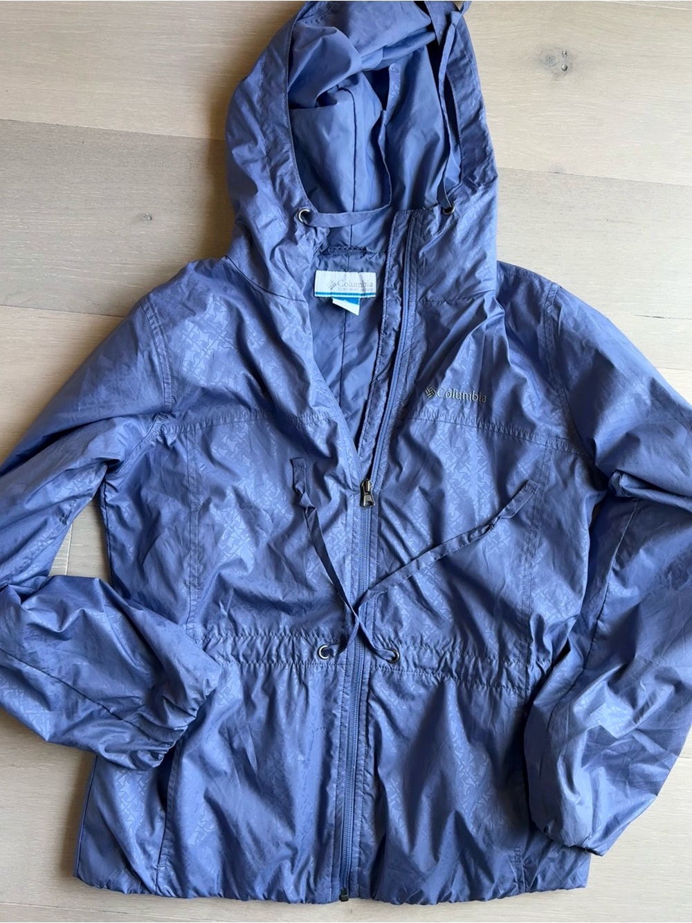 Columbia Women's Auroras Wake II Rain Jacket  -  Dusty Iris Emboss / Size M